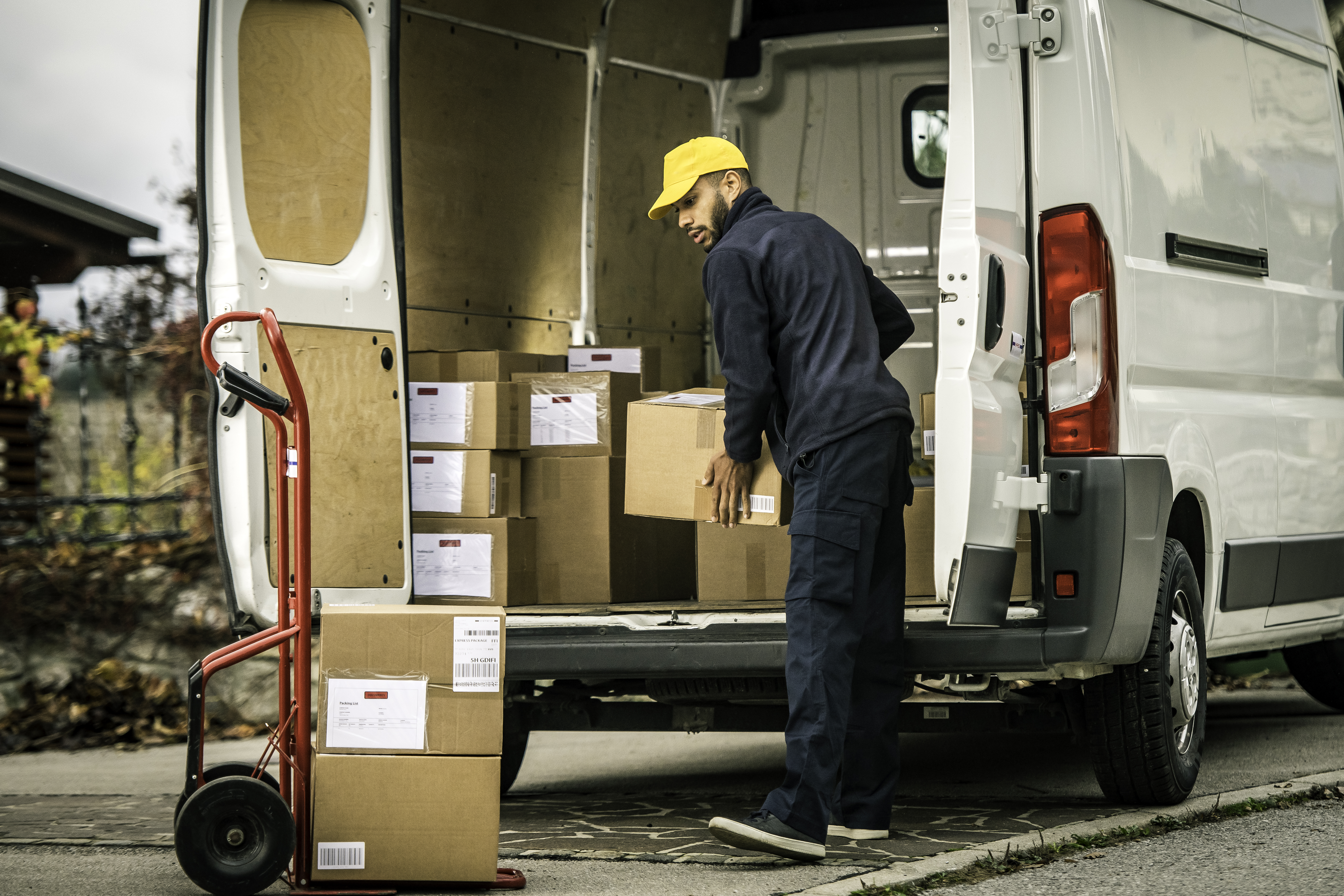 stay comfortable as a courier van driver
